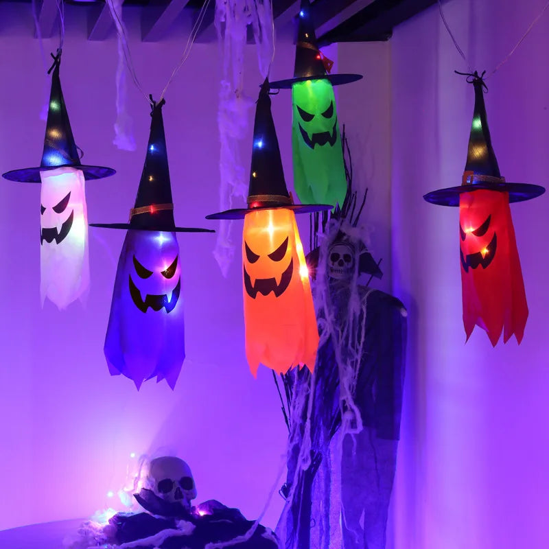 Bunte Halloween-Lichterkette mit Zaubererhüten & Geistern